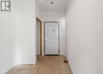18 DURANT STREET Petawawa Ontario photo 14