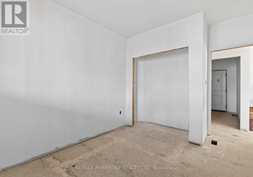 18 DURANT STREET Petawawa Ontario photo 17