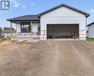 18 DURANT STREET Petawawa Ontario photo 2