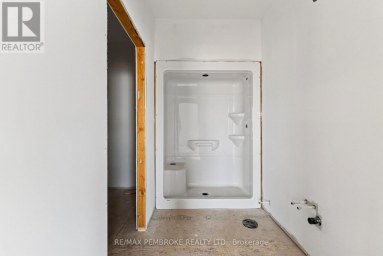 18 DURANT STREET Petawawa Ontario photo 28