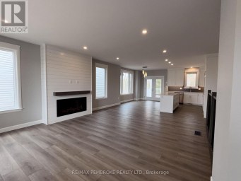 18 DURANT STREET Petawawa Ontario photo 44