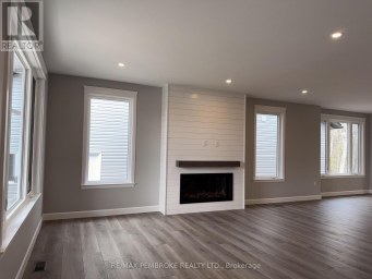 18 DURANT STREET Petawawa Ontario photo 45
