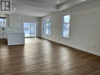 18 DURANT STREET Petawawa Ontario photo 46