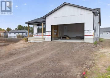 18 DURANT STREET Petawawa Ontario photo 5
