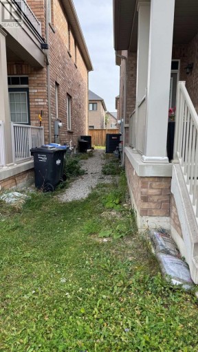 15 GROVE END WAY, Brampton (Sandringham-Wellington North), Ontario, L6R4A2