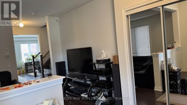 15 GROVE END WAY Brampton (Sandringham-Wellington North) Ontario photo 3