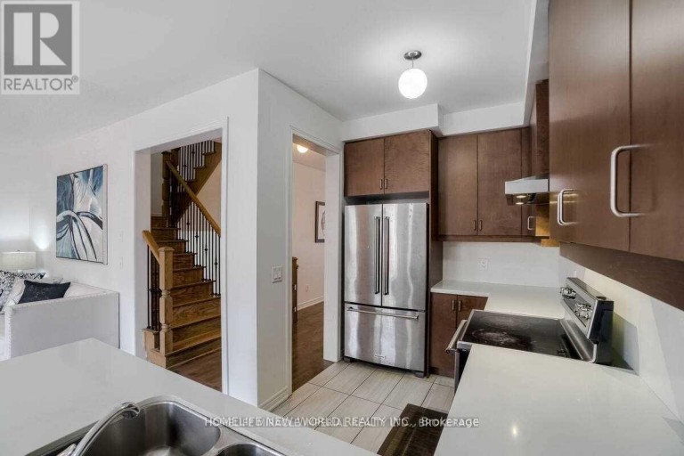 15 GROVE END WAY, Brampton (Sandringham-Wellington North), Ontario, L6R4A2
