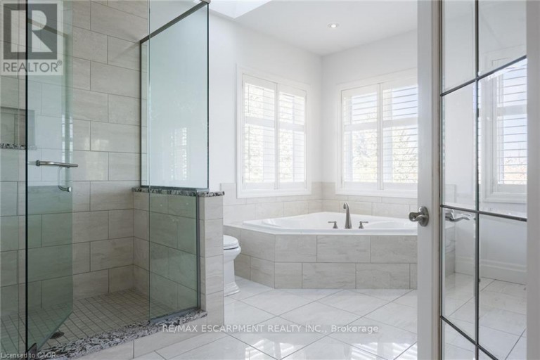 125 STOKES TRAIL, Milton (Campbellville), Ontario, L0P1B0