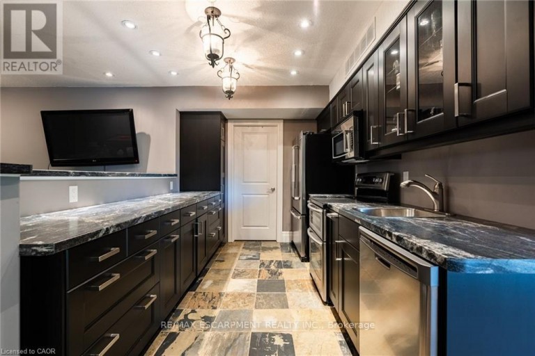 125 STOKES TRAIL, Milton (Campbellville), Ontario, L0P1B0