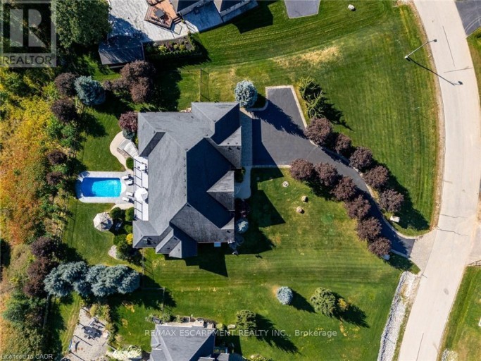 125 STOKES TRAIL, Milton (Campbellville), Ontario, L0P1B0