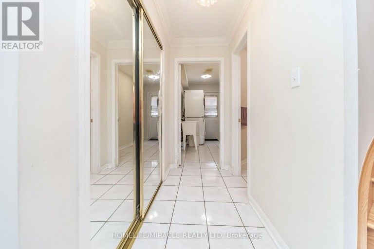 32 GOLD TREE STREET, Brampton (Sandringham-Wellington), Ontario, L6R1T9