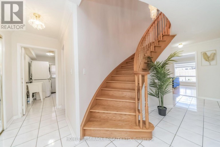 32 GOLD TREE STREET, Brampton (Sandringham-Wellington), Ontario, L6R1T9