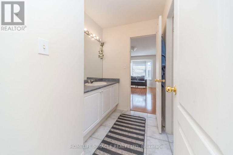 32 GOLD TREE STREET, Brampton (Sandringham-Wellington), Ontario, L6R1T9