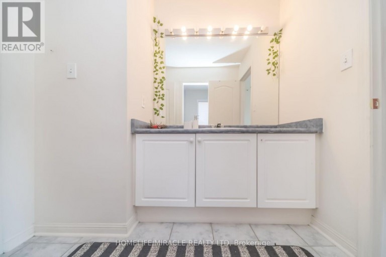 32 GOLD TREE STREET, Brampton (Sandringham-Wellington), Ontario, L6R1T9