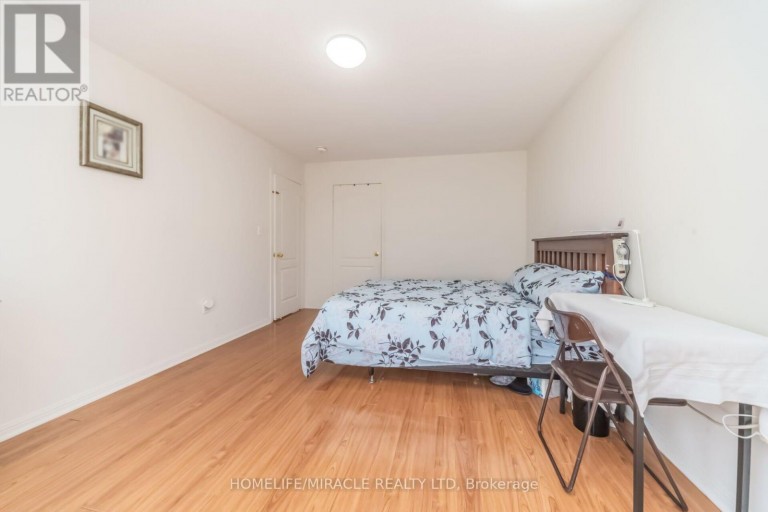 32 GOLD TREE STREET, Brampton (Sandringham-Wellington), Ontario, L6R1T9
