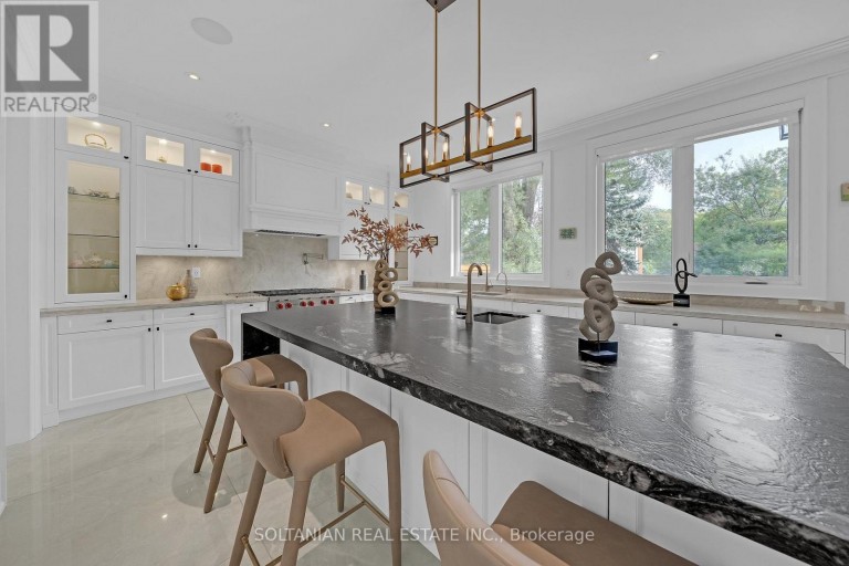 15 CALVIN AVENUE, Toronto (Willowdale East), Ontario, M2N5E4
