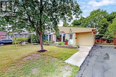 64 LINDSAY AVENUE Newmarket (Bristol-London) Ontario photo 2