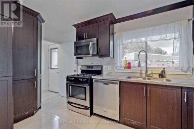 64 LINDSAY AVENUE Newmarket (Bristol-London) Ontario photo 9