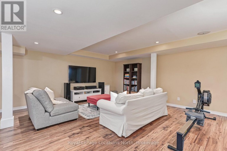 121 MARY STREET, Collingwood, Ontario, L9Y0G4