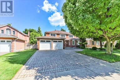 2216 DUNVEGAN AVENUE Oakville (FD Ford) Ontario photo 1