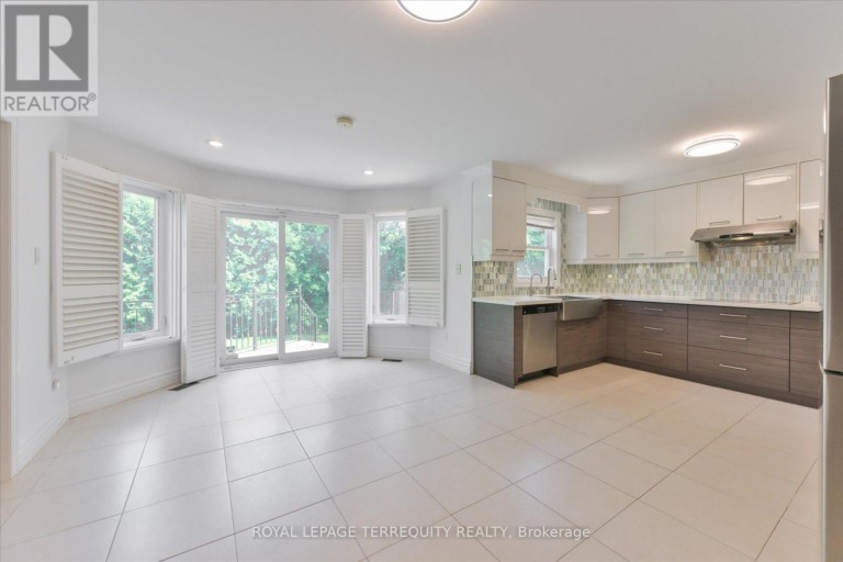 2216 DUNVEGAN AVENUE, Oakville (FD Ford), Ontario, L6J6P7