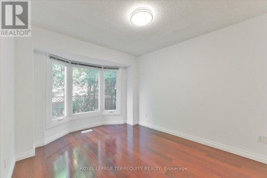 2216 DUNVEGAN AVENUE Oakville (FD Ford) Ontario photo 15