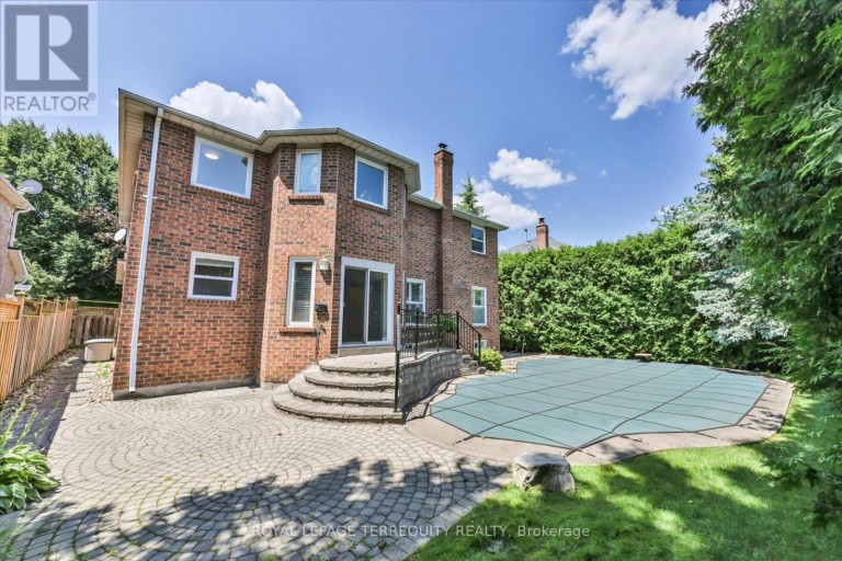 2216 DUNVEGAN AVENUE, Oakville (FD Ford), Ontario, L6J6P7