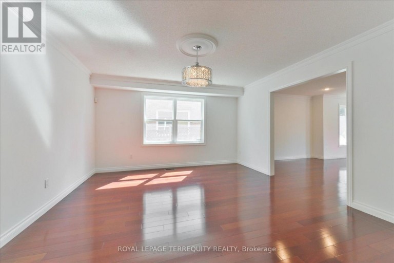2216 DUNVEGAN AVENUE, Oakville (FD Ford), Ontario, L6J6P7