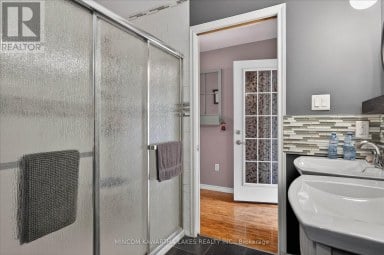 572 FALLIS LINE Cavan Monaghan (Cavan Twp) Ontario photo 32