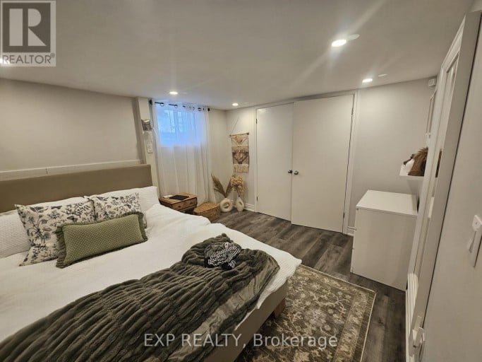 175 PENN AVENUE, Newmarket (Bristol-London), Ontario, L3Y2S3
