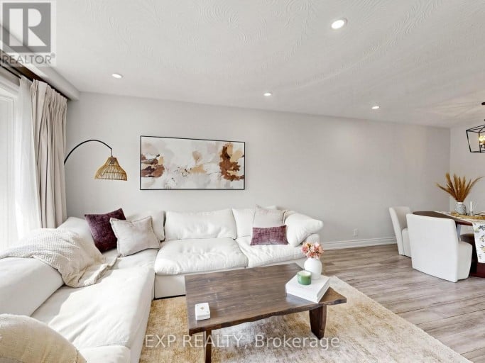 175 PENN AVENUE, Newmarket (Bristol-London), Ontario, L3Y2S3