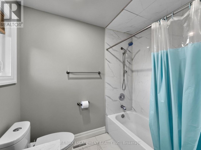 12 SUNDROP COURT, Hamilton (Iroquoia Heights), Ontario, L9K1G5
