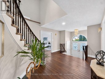 12 SUNDROP COURT Hamilton (Iroquoia Heights) Ontario photo 4