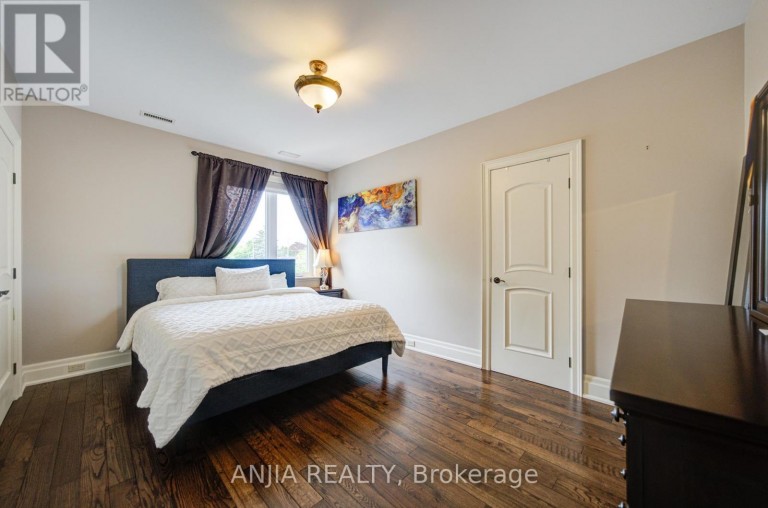 452 FERNLEIGH CIRCLE S, Richmond Hill (Crosby), Ontario, L4C1E6