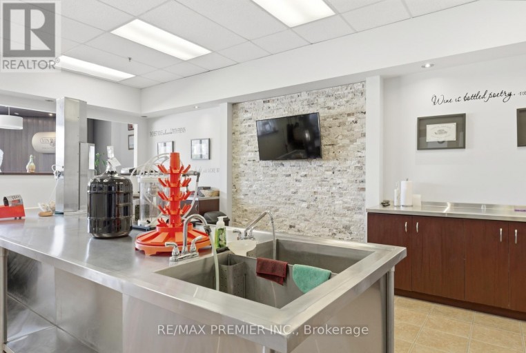 11B - 1100 GORHAM STREET, Newmarket (Newmarket Industrial Park), Ontario, L3Y8Y8