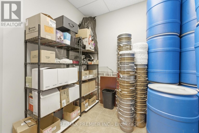 11B - 1100 GORHAM STREET, Newmarket (Newmarket Industrial Park), Ontario, L3Y8Y8