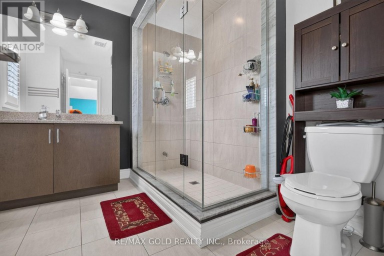 6 AYRSHIRE COURT, Brampton (Snelgrove), Ontario, L6Z0G6