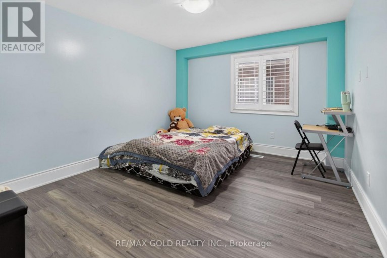 6 AYRSHIRE COURT, Brampton (Snelgrove), Ontario, L6Z0G6