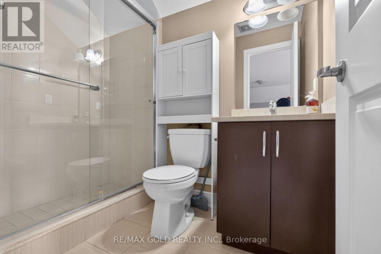 6 AYRSHIRE COURT, Brampton (Snelgrove), Ontario, L6Z0G6