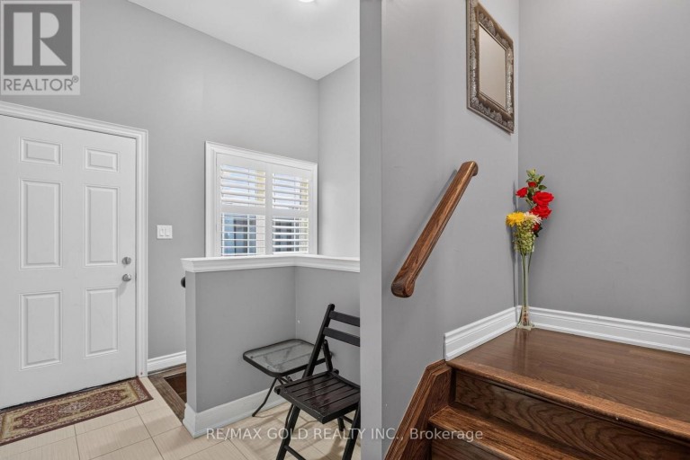 6 AYRSHIRE COURT, Brampton (Snelgrove), Ontario, L6Z0G6