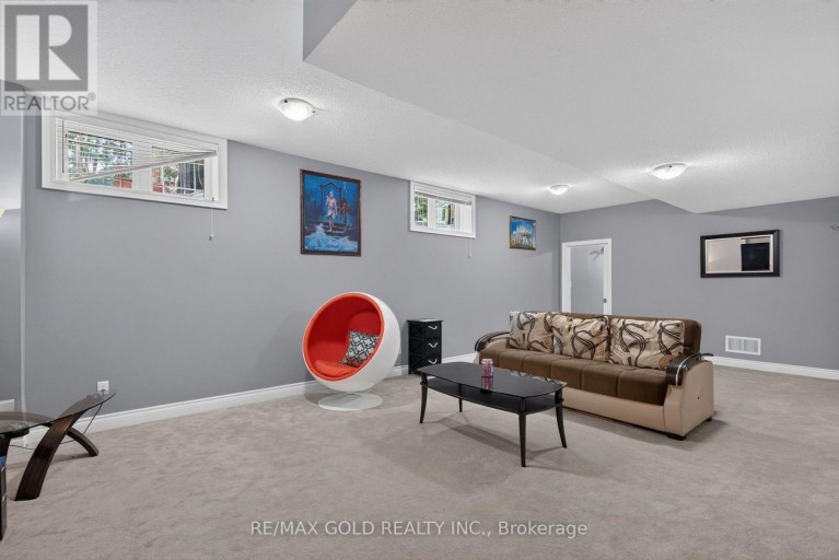 6 AYRSHIRE COURT, Brampton (Snelgrove), Ontario, L6Z0G6