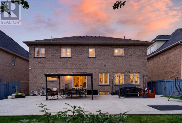 6 AYRSHIRE COURT, Brampton (Snelgrove), Ontario, L6Z0G6