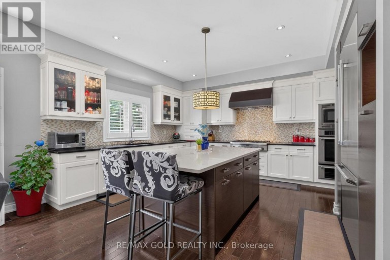 6 AYRSHIRE COURT, Brampton (Snelgrove), Ontario, L6Z0G6