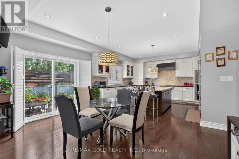 6 AYRSHIRE COURT, Brampton (Snelgrove), Ontario, L6Z0G6