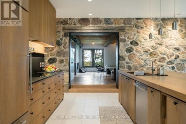 516557 7TH LINE Blue Mountains Ontario photo 13