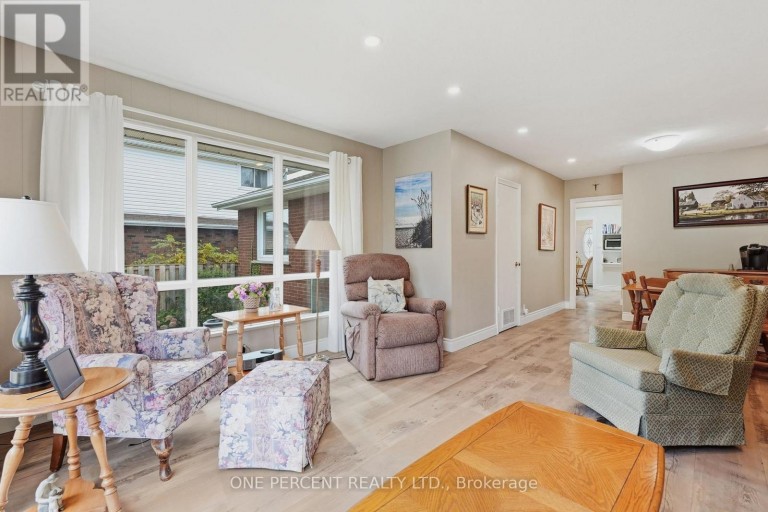 137 TERRACE DRIVE, Hamilton (Balfour), Ontario, L9A2Y8