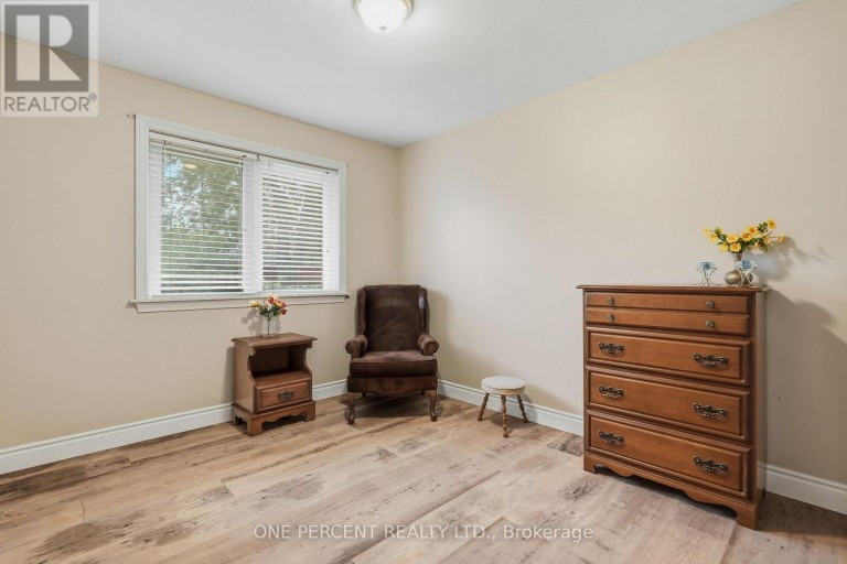 137 TERRACE DRIVE, Hamilton (Balfour), Ontario, L9A2Y8