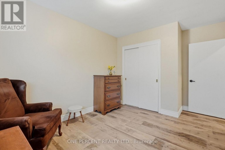 137 TERRACE DRIVE, Hamilton (Balfour), Ontario, L9A2Y8