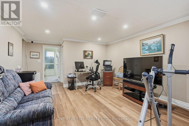 137 TERRACE DRIVE, Hamilton (Balfour), Ontario, L9A2Y8