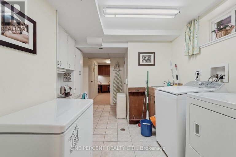 137 TERRACE DRIVE, Hamilton (Balfour), Ontario, L9A2Y8